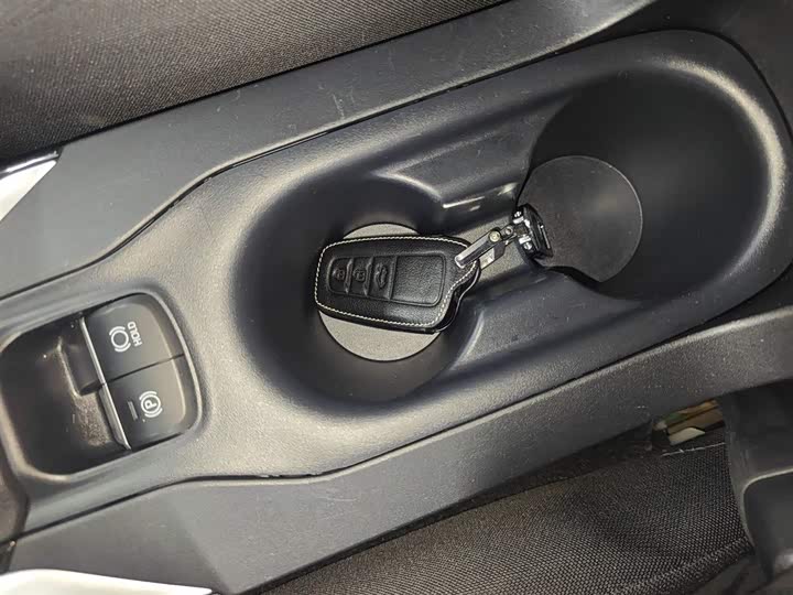 Фото 9 - Toyota Corolla