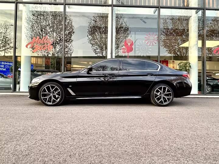 Фото 5 - BMW 5 Series