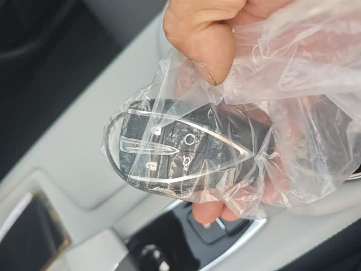 Фото 9 - Changan UNI-Z Hybrid