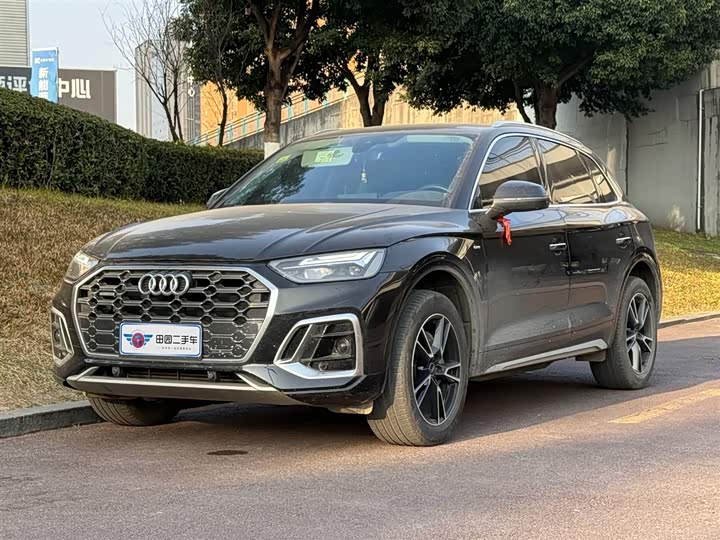 Фото 1 - Audi Q5L