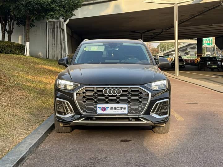 Фото 2 - Audi Q5L