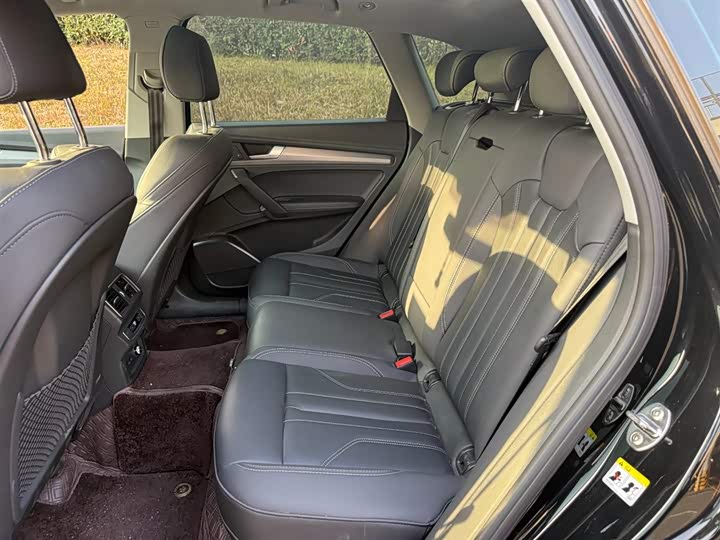 Фото 9 - Audi Q5L