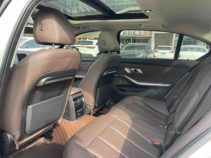 Фото 8 - BMW 3 Series