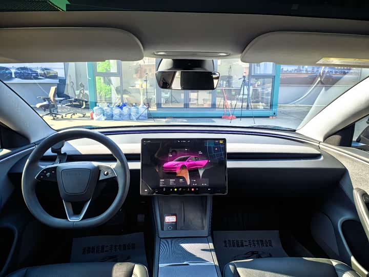 Фото 8 - Tesla Model 3