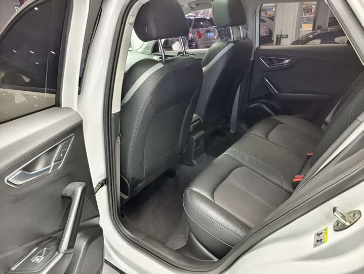 Фото 7 - Audi Q2L