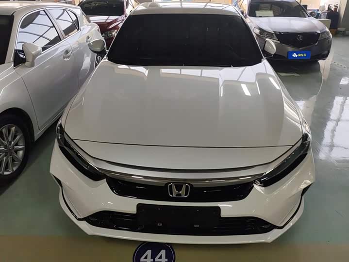 Фото 2 - Honda Inspire