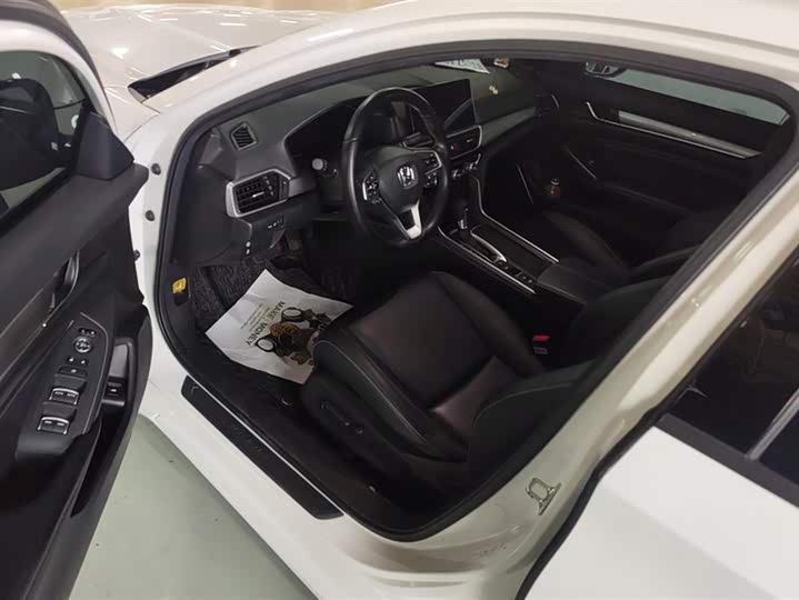 Фото 9 - Honda Inspire