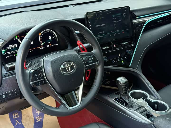Фото 3 - Toyota Camry