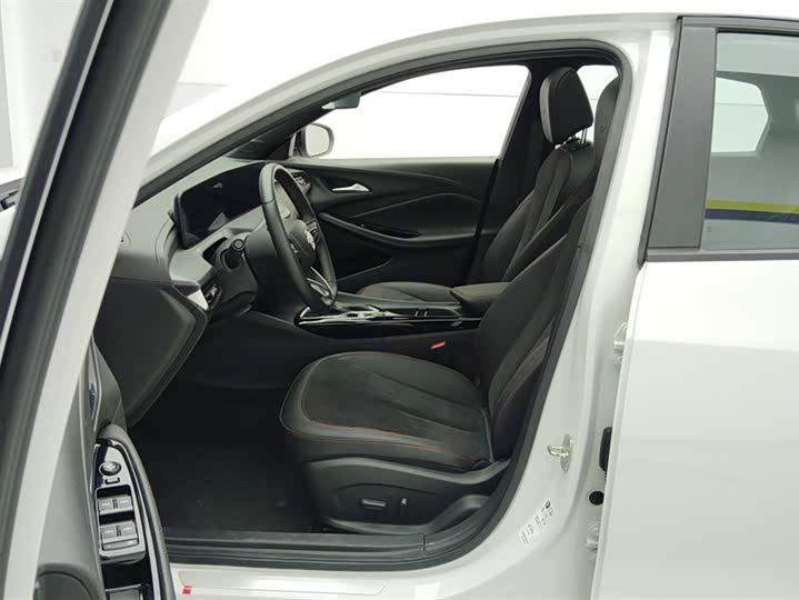 Фото 9 - Buick Verano