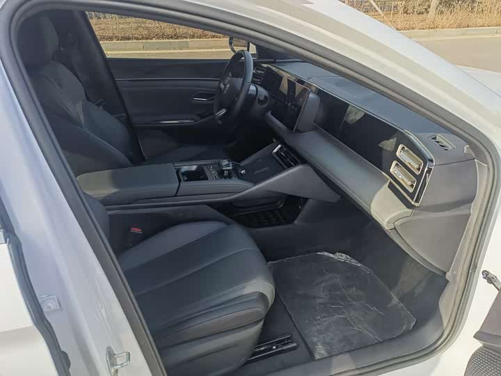 Фото 7 - BYD Qin L