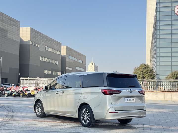 Фото 7 - Buick GL8 ES