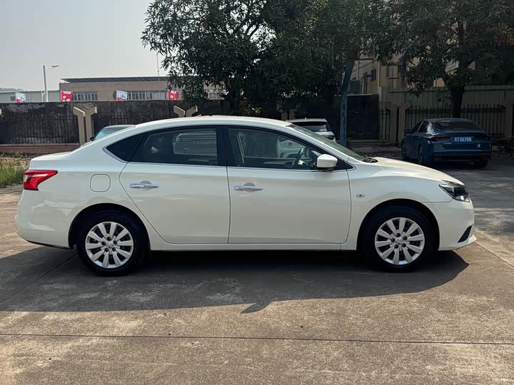 Фото 4 - Nissan Sylphy