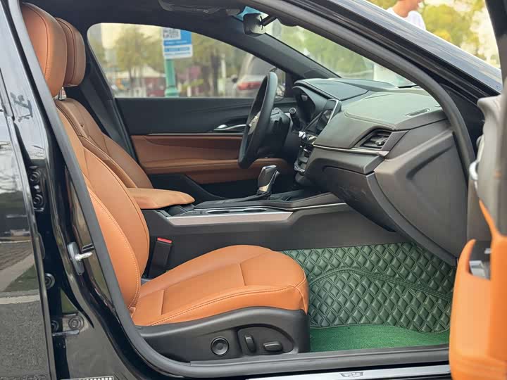 Фото 8 - Cadillac CT4