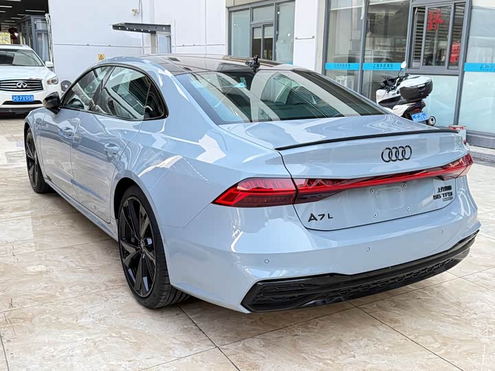 Фото 5 - Audi A7L