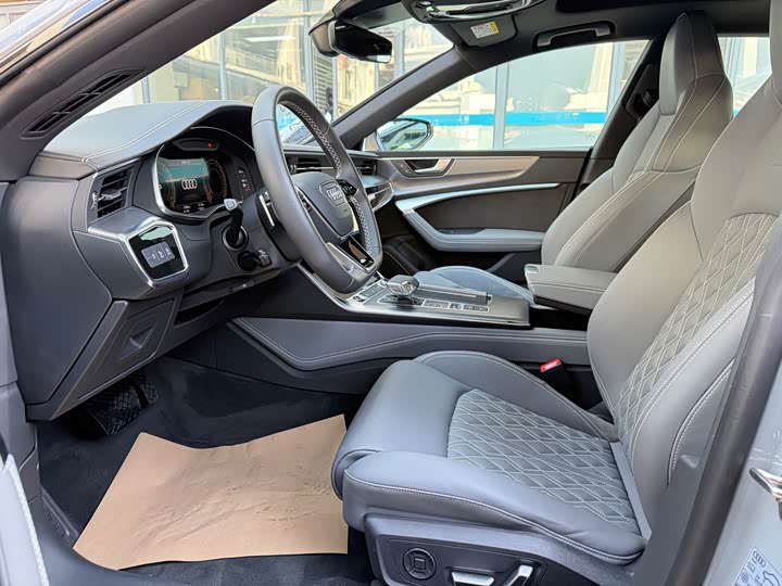 Фото 7 - Audi A7L