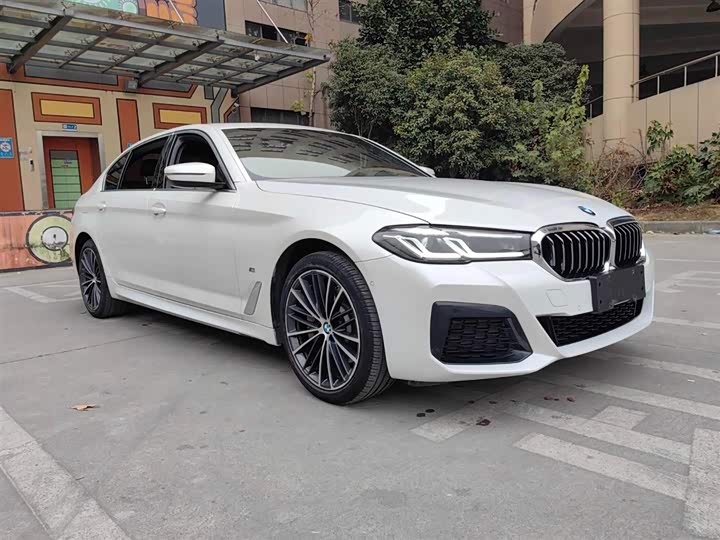 Фото 3 - BMW 5 Series