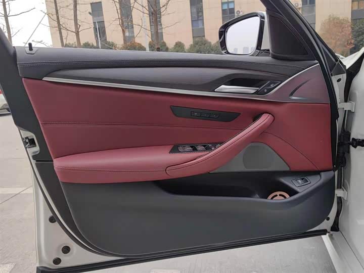 Фото 5 - BMW 5 Series