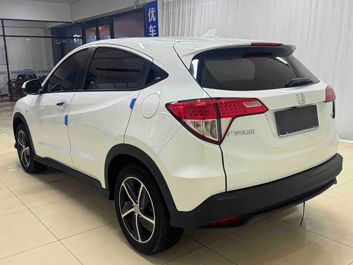 Фото 4 - Honda Vezel