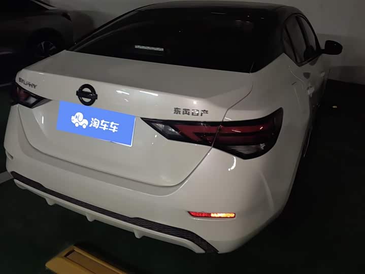 Фото 3 - Nissan Sylphy