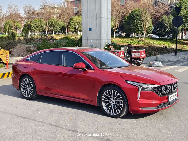 Фото 3 - Bestune B70