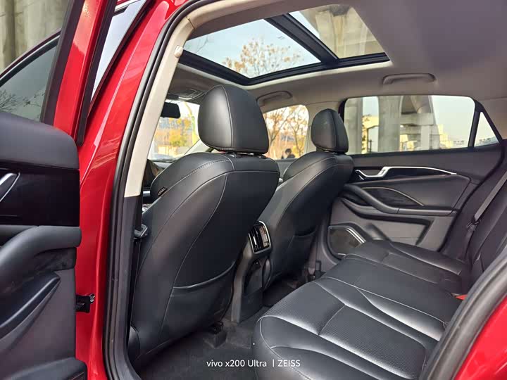 Фото 5 - Bestune B70