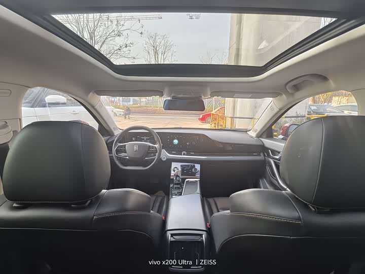 Фото 7 - Bestune B70