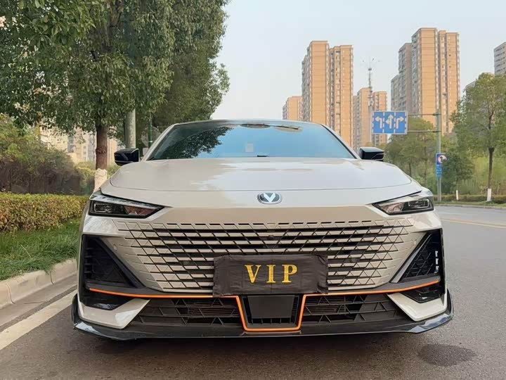 Фото 1 - Changan UNI-V