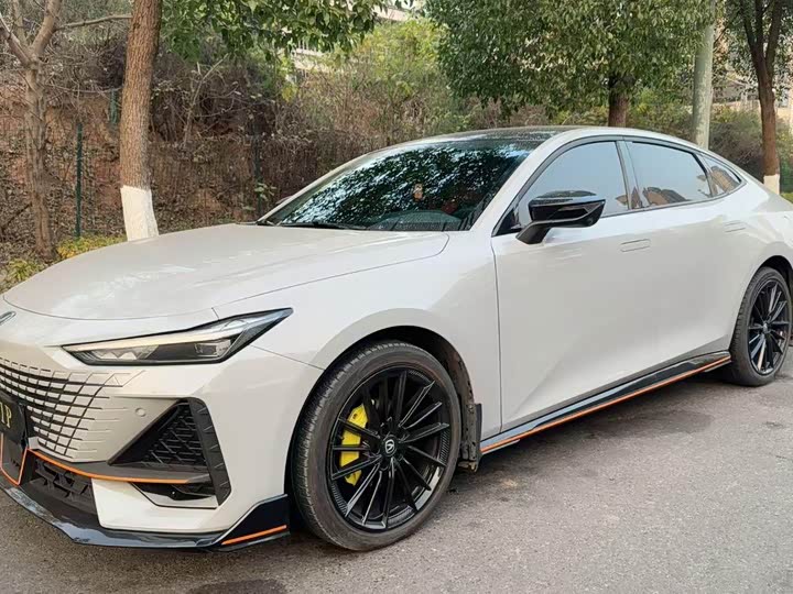 Фото 2 - Changan UNI-V