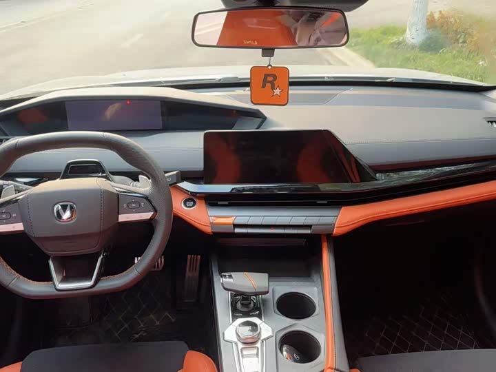 Фото 5 - Changan UNI-V