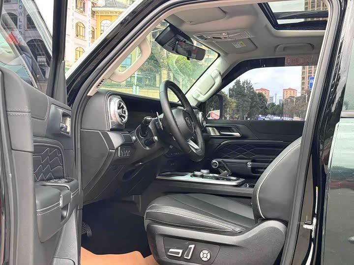 Фото 4 - Tank 300