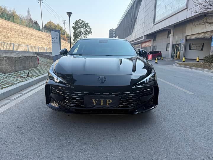 Фото 1 - MG Motor 7