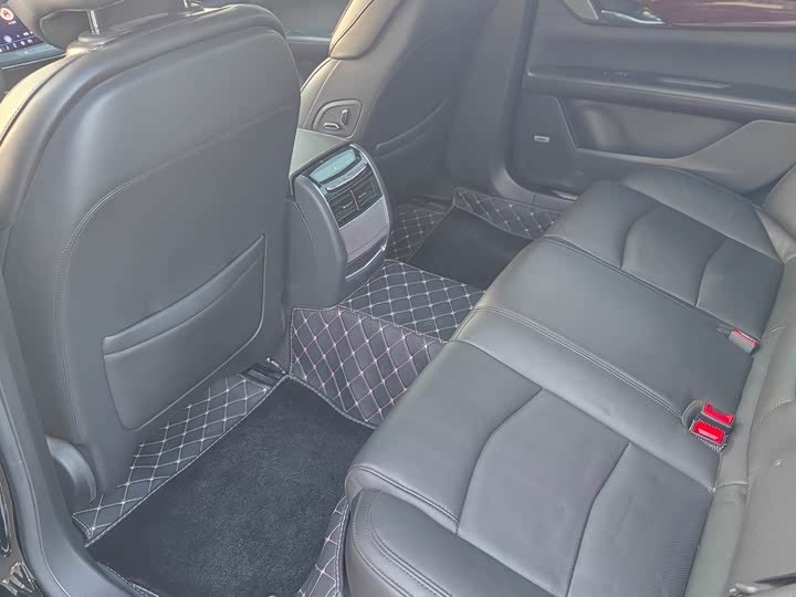 Фото 8 - Cadillac CT6