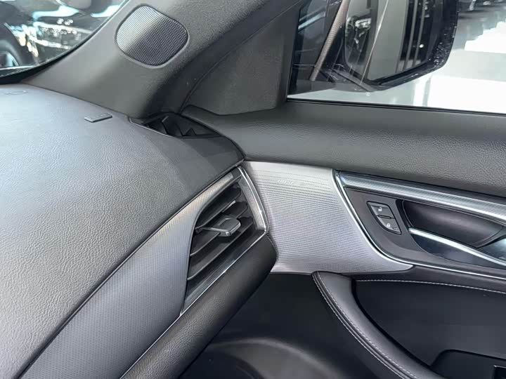 Фото 6 - Cadillac CT5