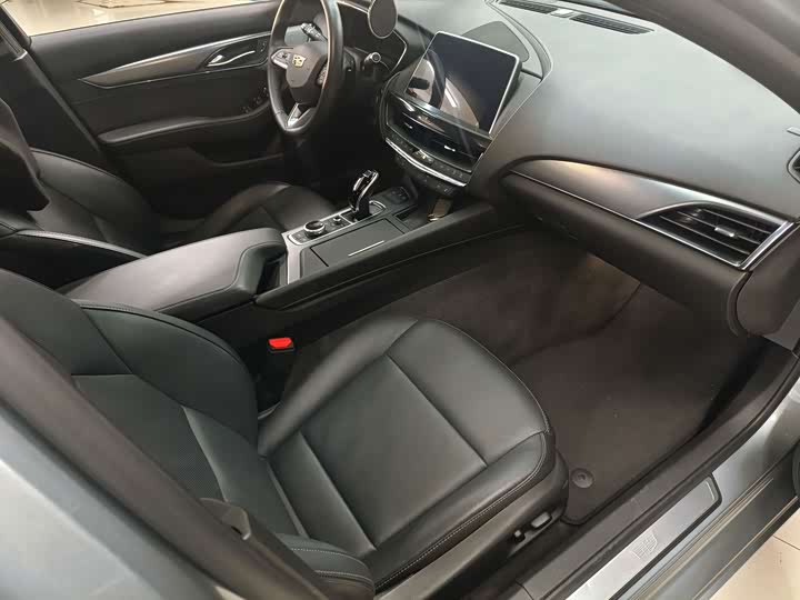 Фото 8 - Cadillac CT5