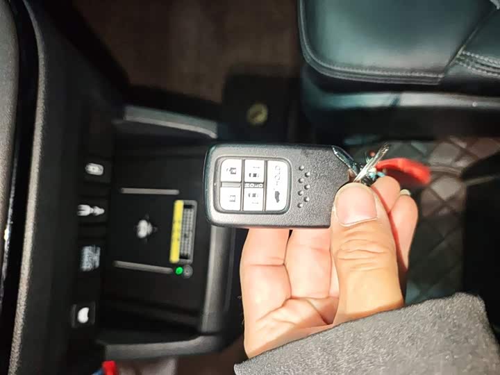 Фото 9 - Honda Odyssey