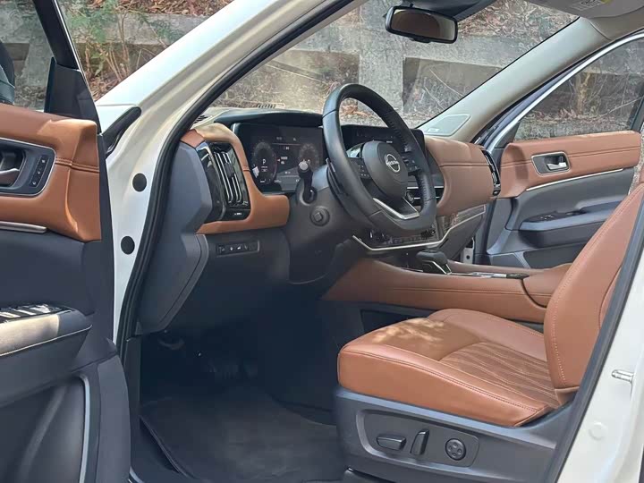 Фото 6 - Nissan Pathfinder