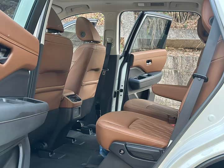 Фото 8 - Nissan Pathfinder