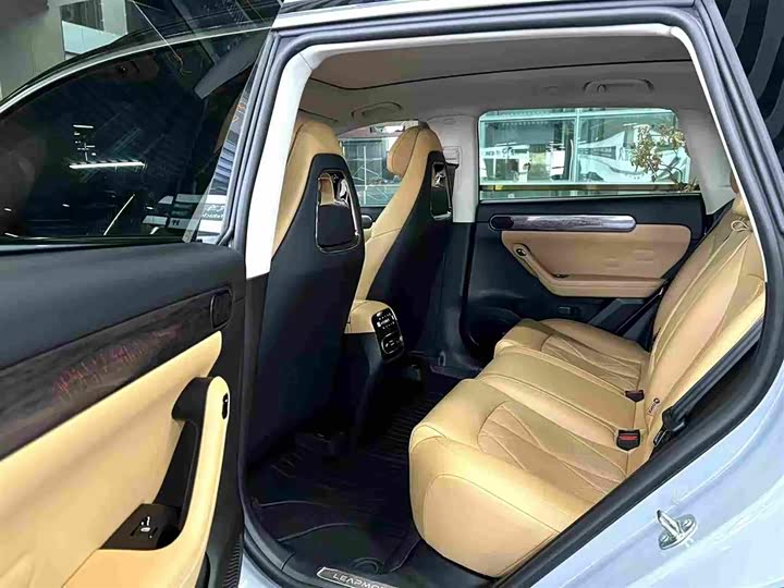 Фото 7 - Leapmotor C11