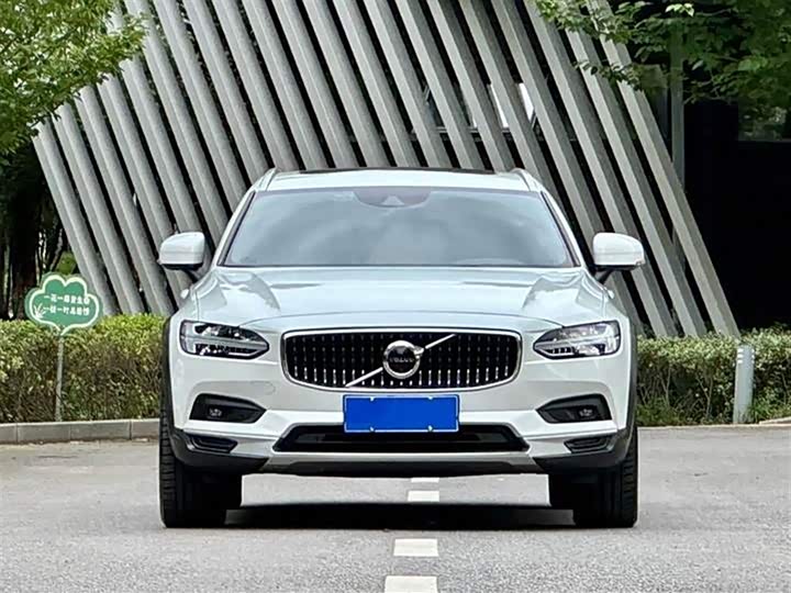 Фото 2 - Volvo V90