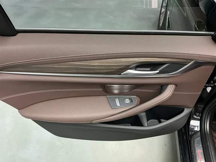 Фото 5 - BMW 5 Series Hybrid