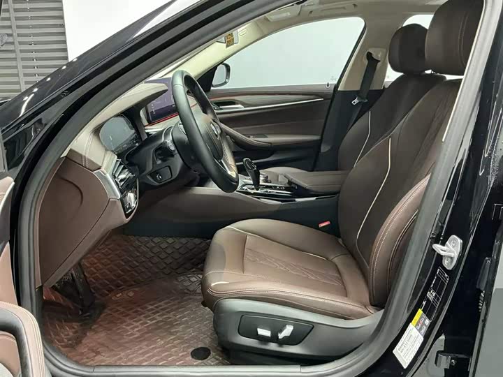 Фото 6 - BMW 5 Series Hybrid