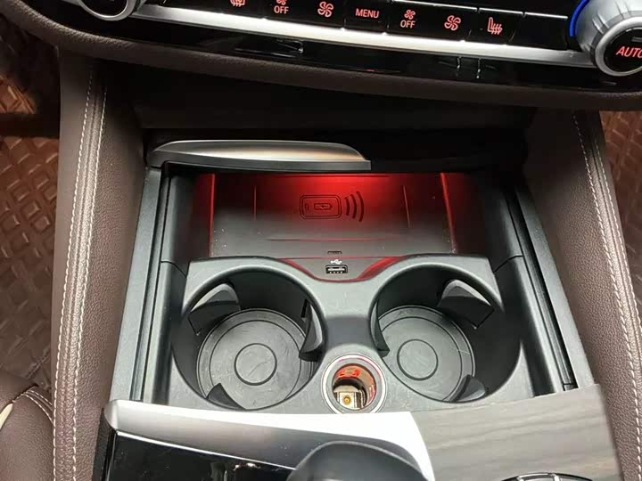 Фото 9 - BMW 5 Series Hybrid