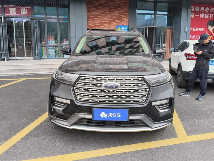 Фото 2 - Ford Explorer