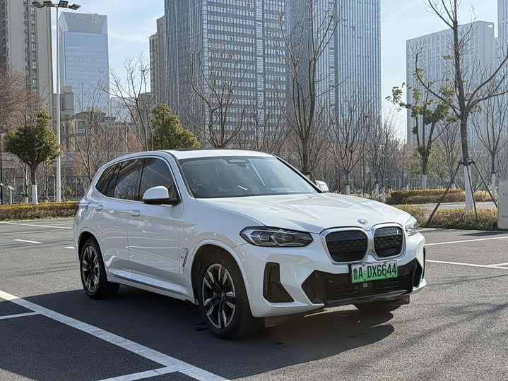 Фото 3 - BMW iX3