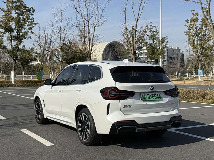 Фото 6 - BMW iX3