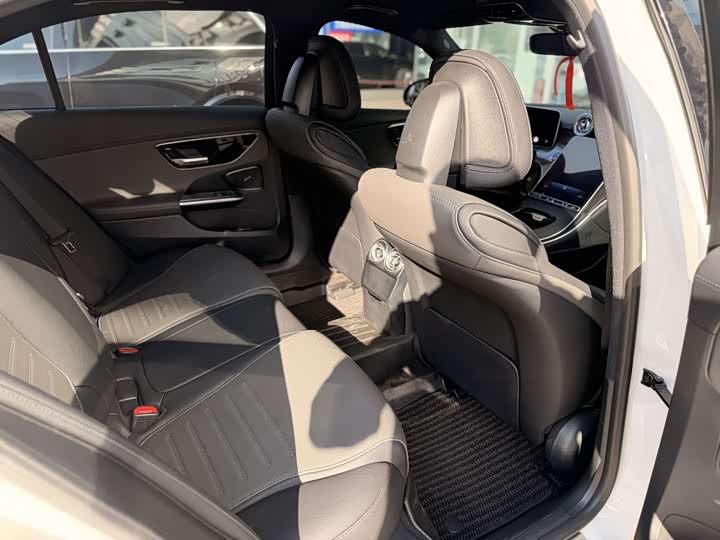 Фото 5 - Mercedes-Benz C-Class