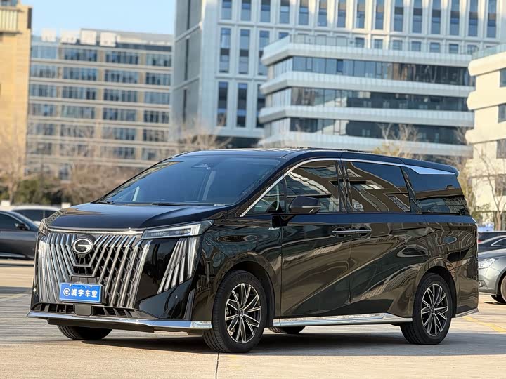 Фото 1 - GAC Trumpchi M8