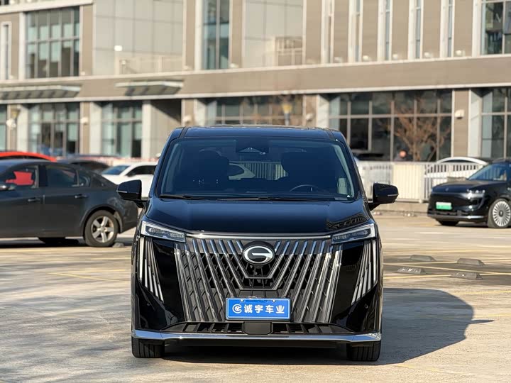 Фото 2 - GAC Trumpchi M8