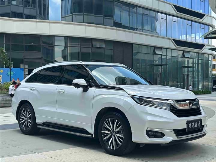 Фото 3 - Honda Avancier