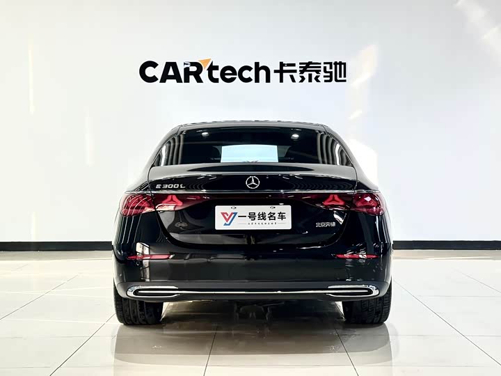 Фото 4 - Mercedes-Benz E-Class